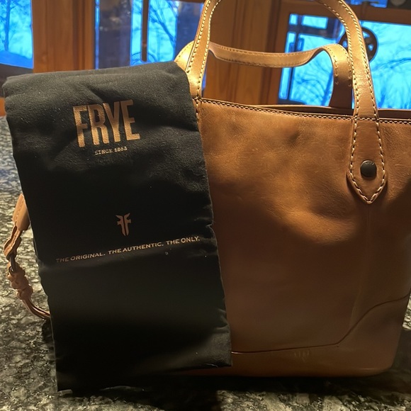 NWT Rare FRYE Melissa Carryall - Picture 8 of 12